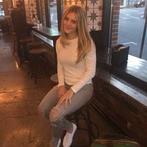 Meet your Posher, Stephanie